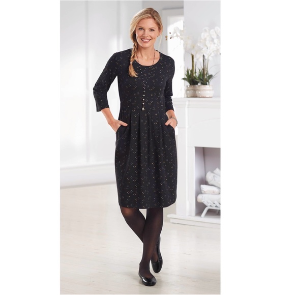 NorthStyle Dresses & Skirts - NWT NorthStyle Geo-Dot 3/4 Sleeve Dress w/ Pockets